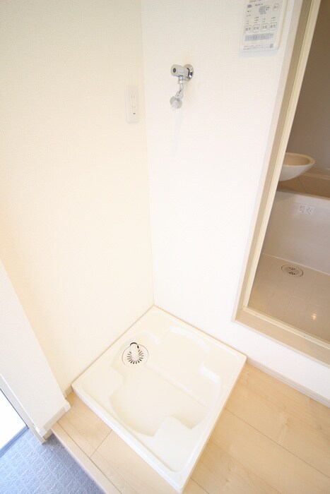 物件内観写真14　(洗濯機置場)