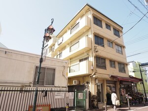 クィ－ンパレス外観写真