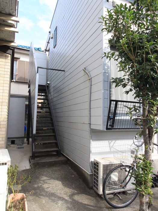 物件外観写真4　(エントランス部分)