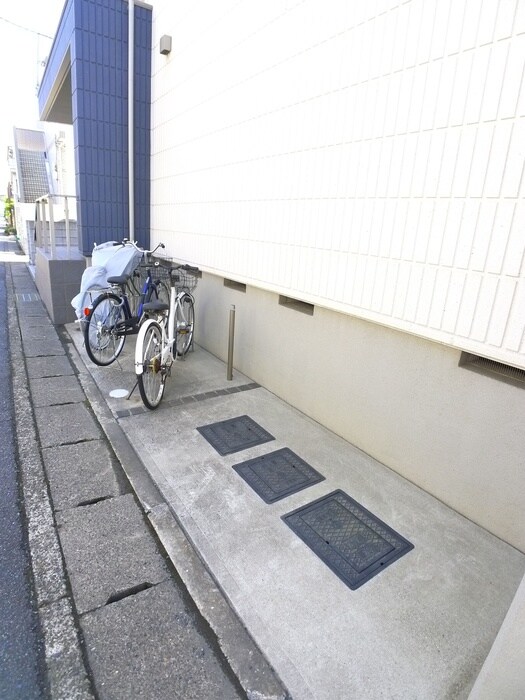 物件外観写真4　(駐車場)