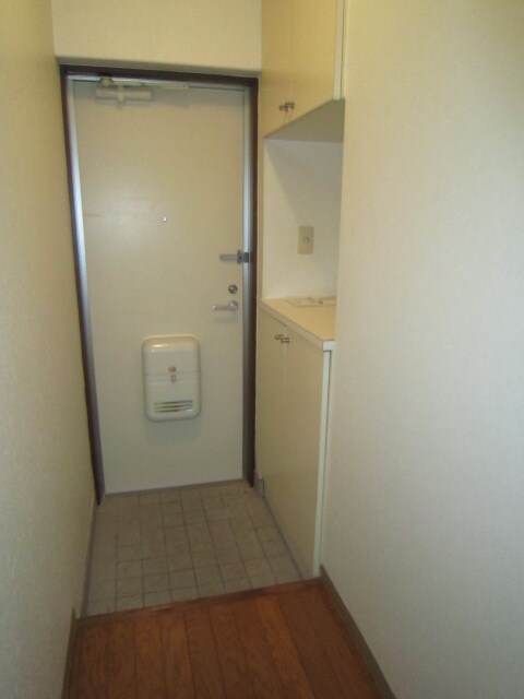 物件内観写真15　(玄関)