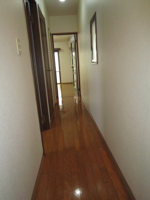 物件内観写真16　(廊下)