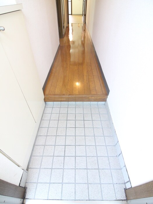 物件内観写真16　(玄関)