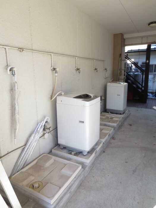 物件内観写真16　(洗濯機置場)