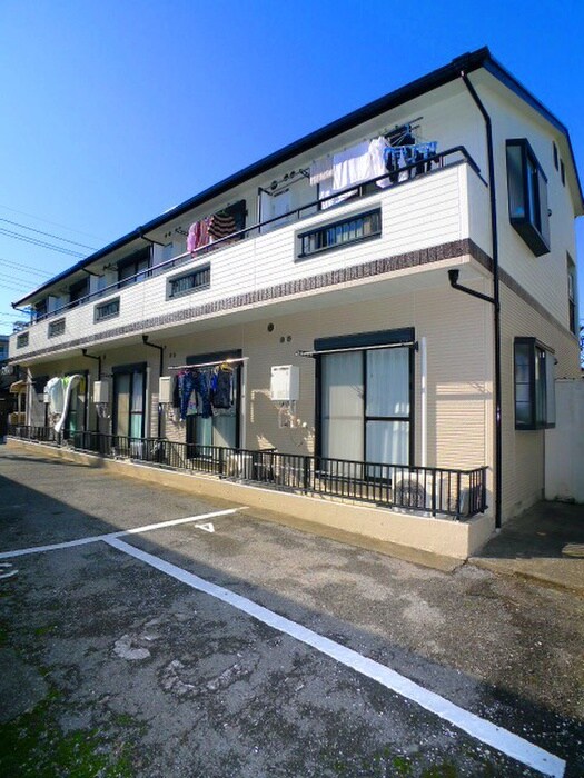 コーラル信栄の駐車場