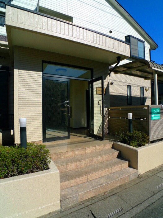 コーラル信栄の駐輪場