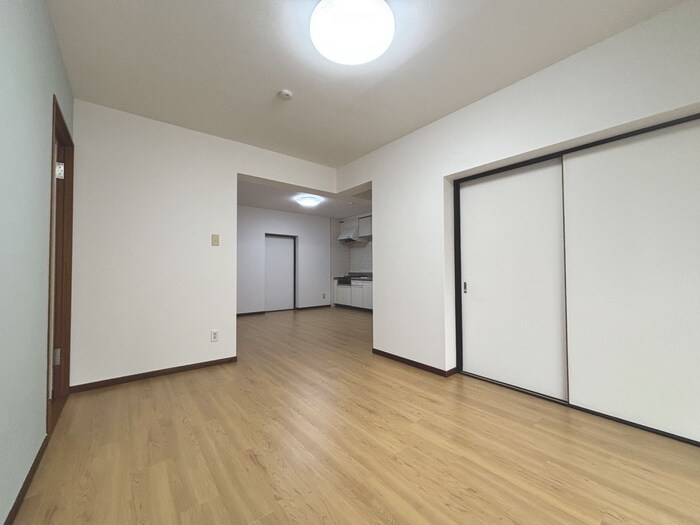 物件内観写真8　(居室)