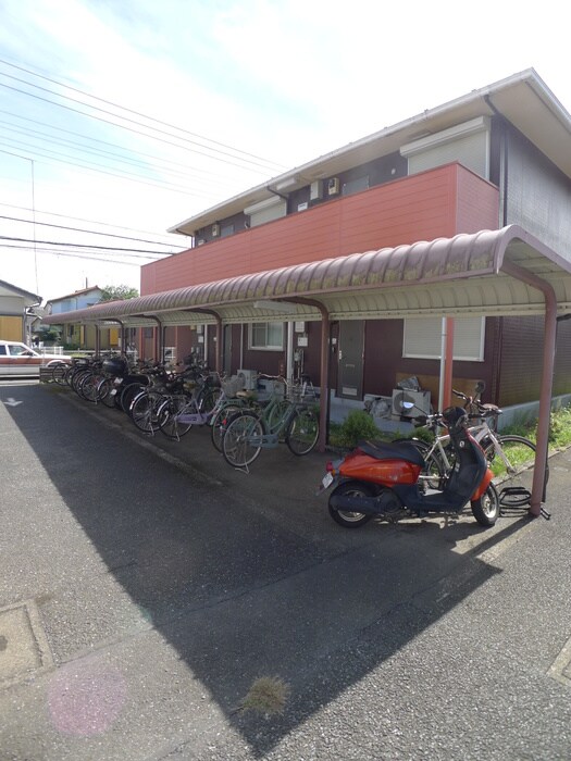 物件外観写真2　(駐輪場)