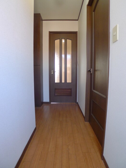 物件内観写真7　(玄関)