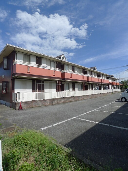 物件外観写真3　(駐車場)