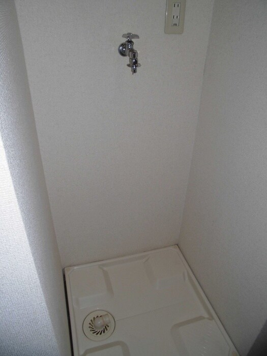 物件内観写真7　(洗濯機置場)