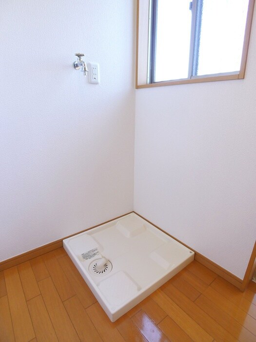 物件内観写真17　(洗濯機置場)