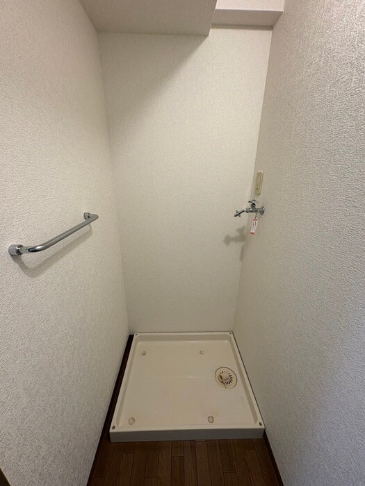 物件内観写真17　(洗濯機置場)