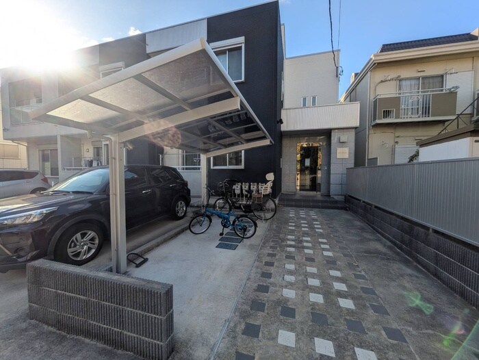 物件外観写真4　(駐輪場)