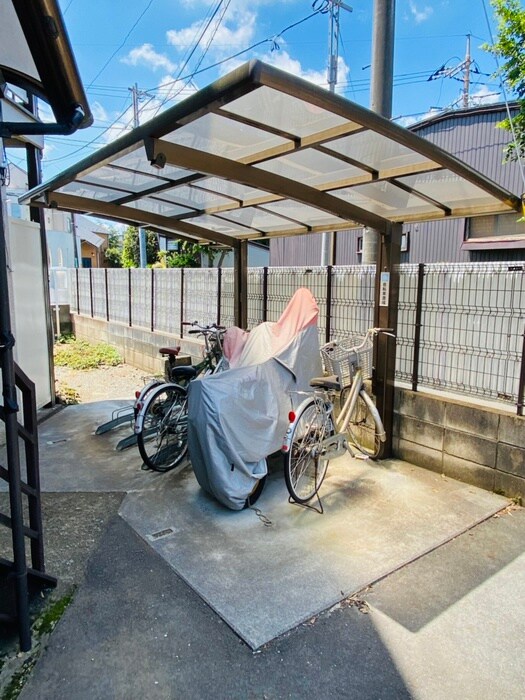 実徳ハイツの駐輪場