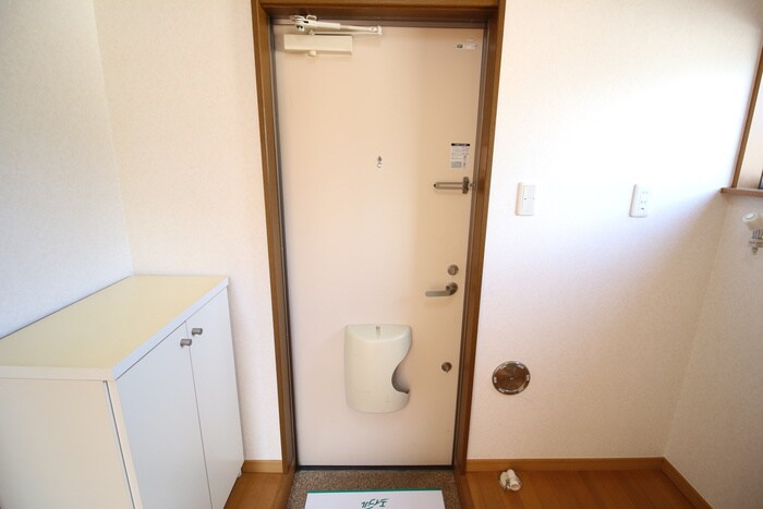 物件内観写真22　(玄関)