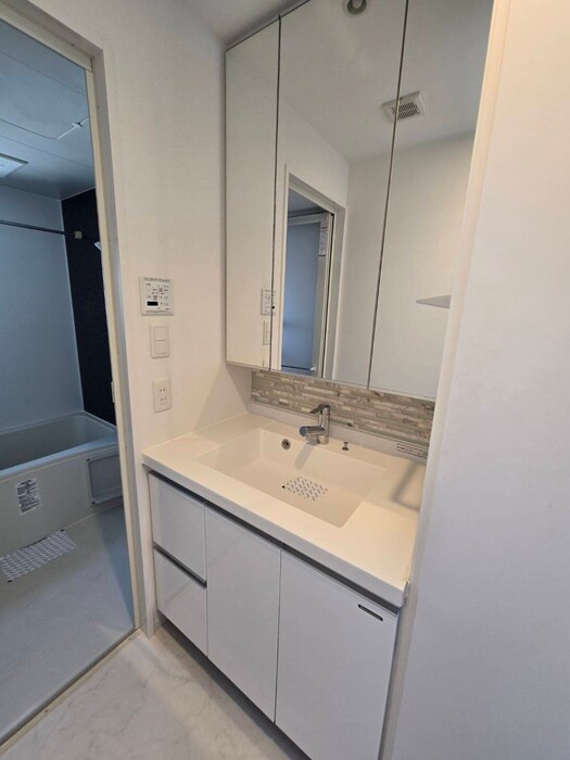 物件内観写真11　(洗面)