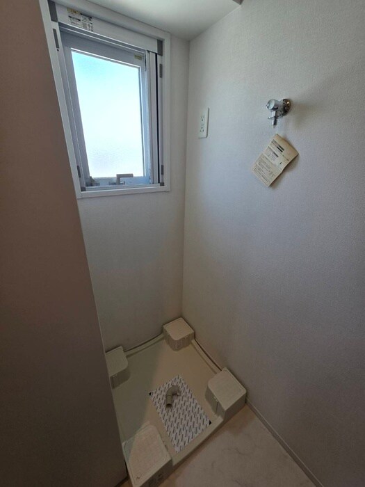 物件内観写真13　(洗濯機置場)