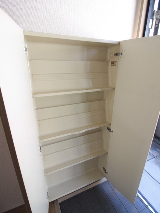 物件内観写真16　(靴箱)