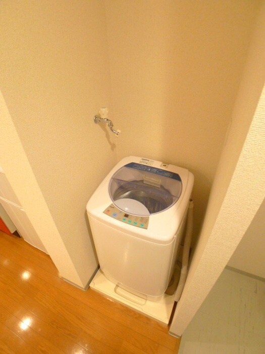 物件内観写真12　(洗濯機置場)