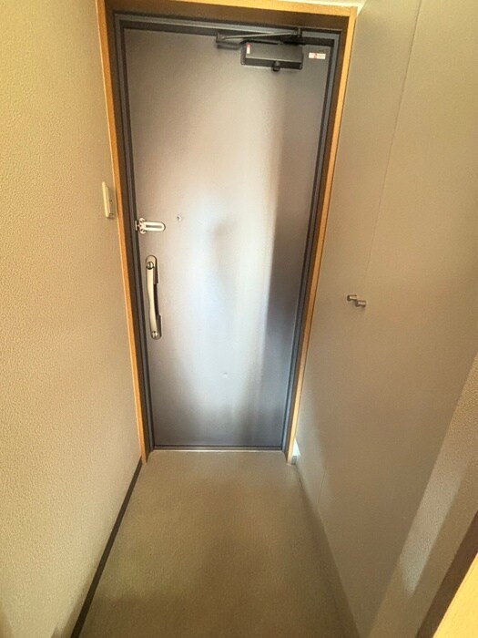 物件内観写真18　(玄関)