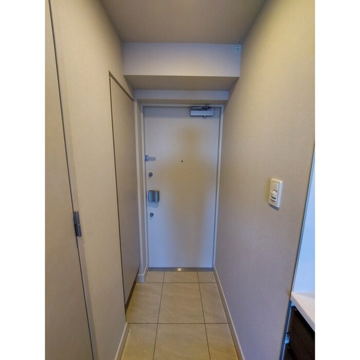 物件内観写真7　(玄関)