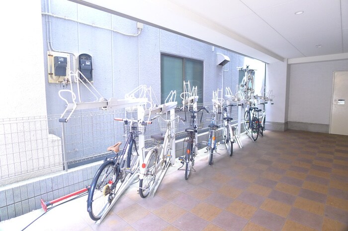 物件外観写真3　(駐輪場)