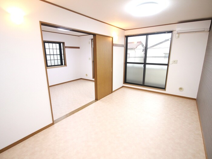 物件内観写真8　(居室)