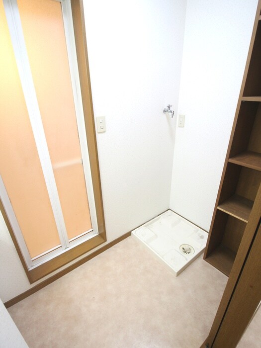 物件内観写真14　(洗濯機置場)