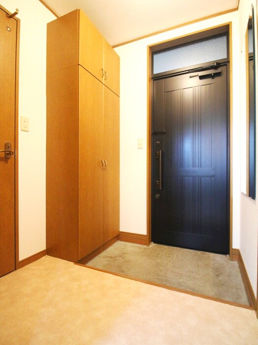 物件内観写真18　(玄関)