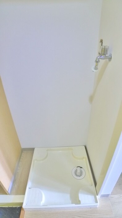 物件内観写真14　(洗濯機置場)