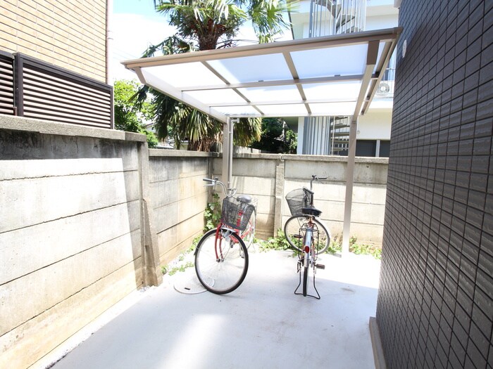 ラ・フォリア成城の駐輪場