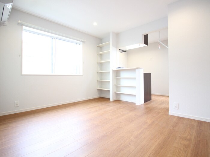 物件内観写真10　(室内からの展望)