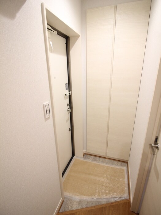 物件内観写真16　(玄関)
