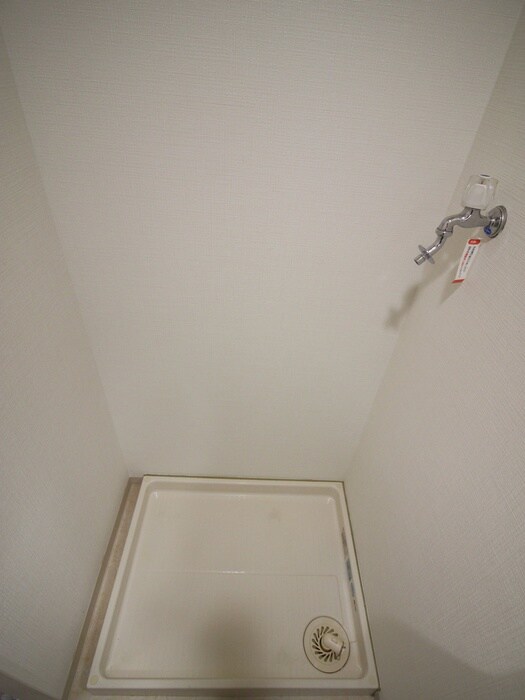 物件内観写真10　(洗濯機置場)