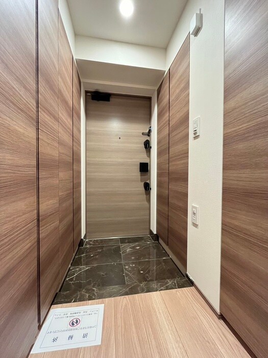 物件内観写真18　(玄関)