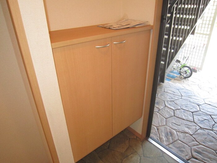 物件内観写真5　(靴箱)