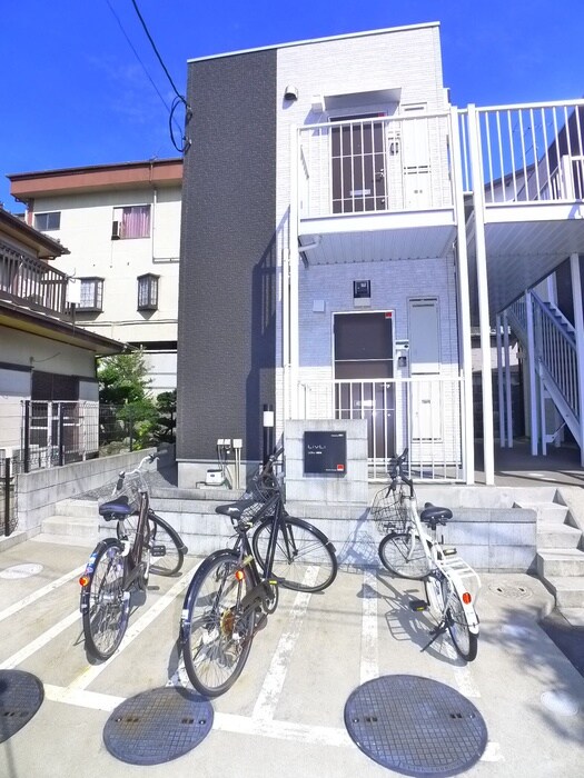 物件外観写真4　(駐輪場)