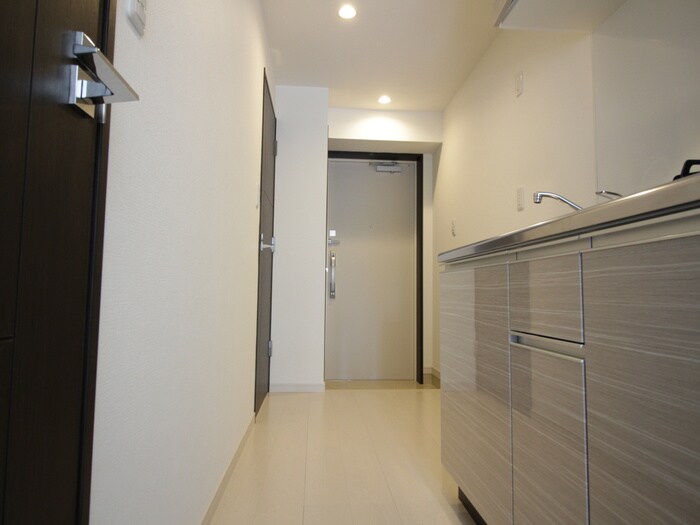 物件内観写真12　(廊下)