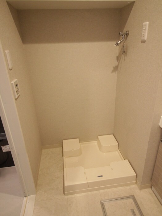 物件内観写真17　(洗濯機置場)