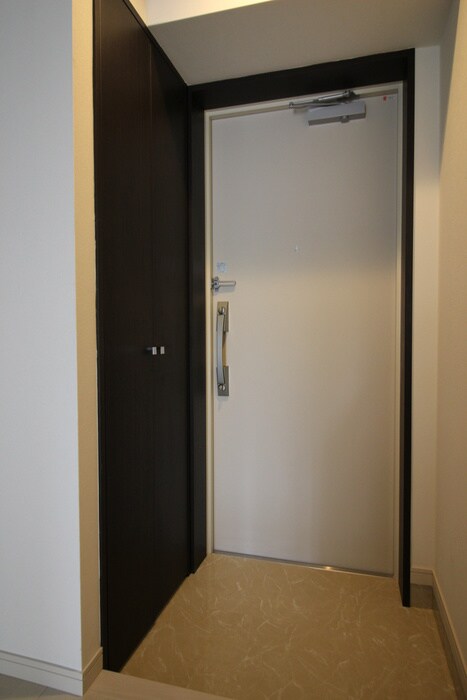 物件内観写真19　(玄関)