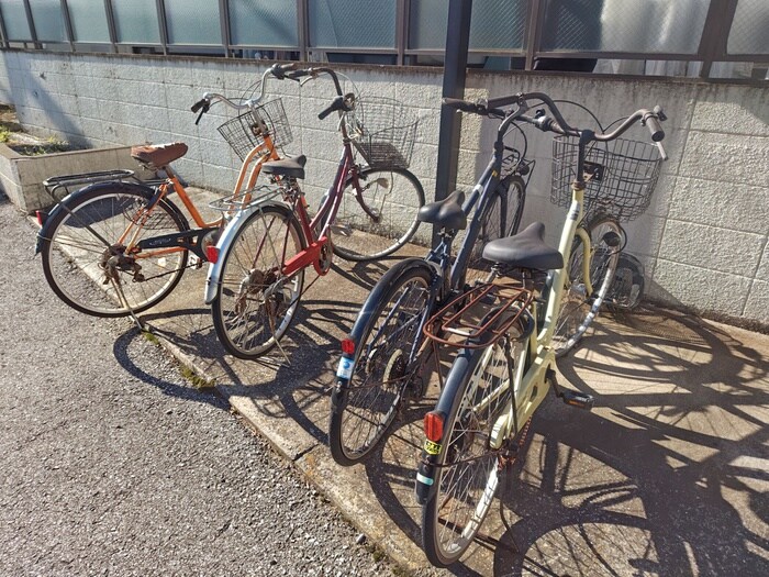 物件外観写真5　(駐輪場)