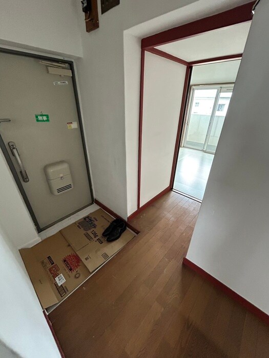 物件内観写真15　(玄関)