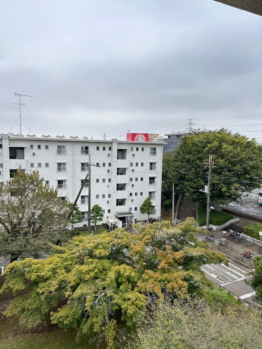 物件内観写真17　(室内からの展望)