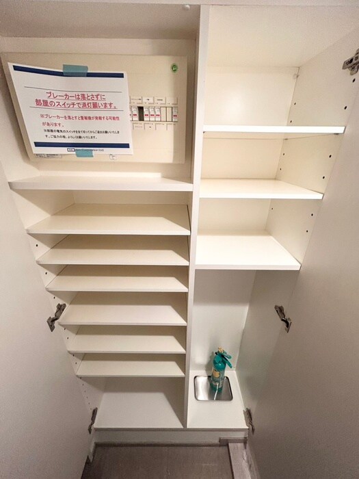 物件内観写真13　(靴箱)