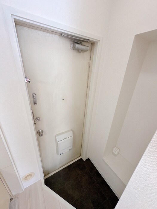 物件内観写真16　(玄関)
