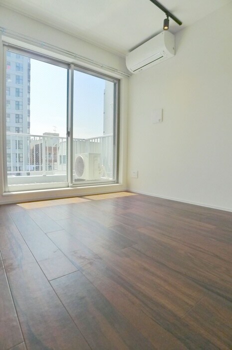 物件内観写真7　(室内からの展望)