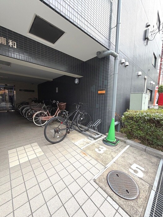 物件外観写真5　(駐輪場)