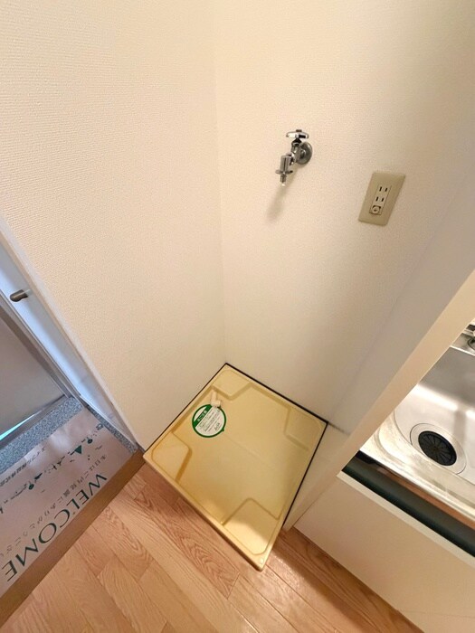 物件内観写真15　(洗濯機置場)