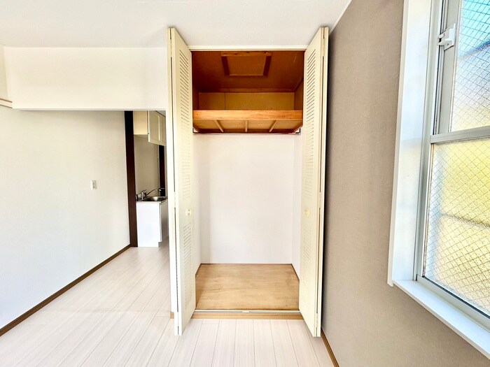 物件内観写真12　(収納)